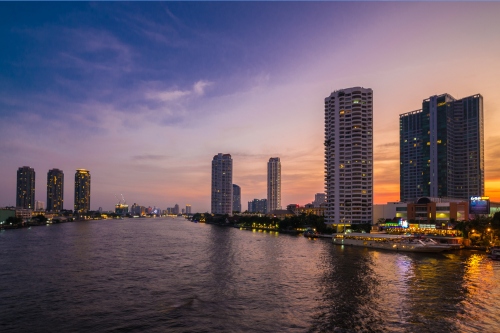 500 x 333 Chao Phraya river at night Bangkok