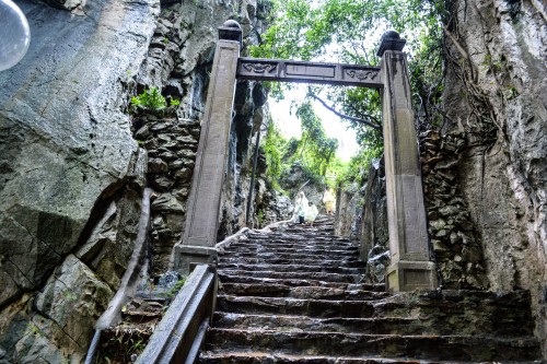 500 x 333 Marble Mountains Vietnam