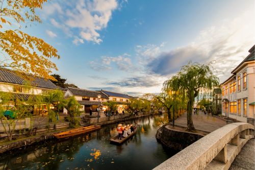 500 x 333 View of Kurashiki from the river