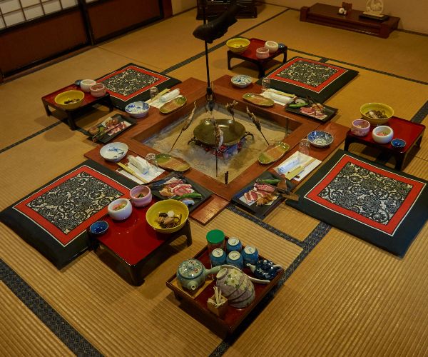 Kaiseki dinner in ryokan with seating 1