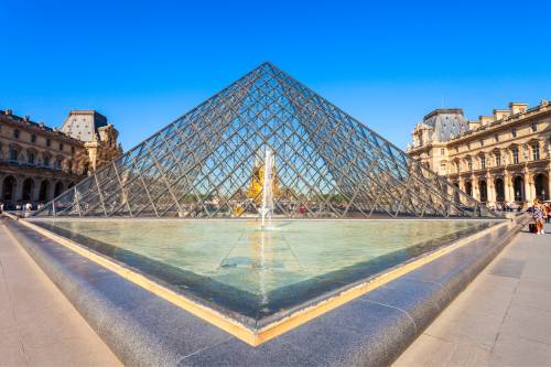 Louvre Museum 500 x 333