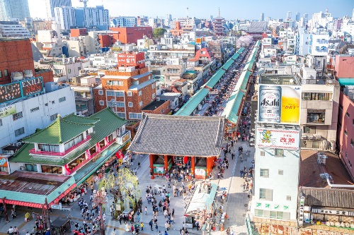 Tokyo asakusa sensoji busy sightseeing sakura cherry blossom 1 2